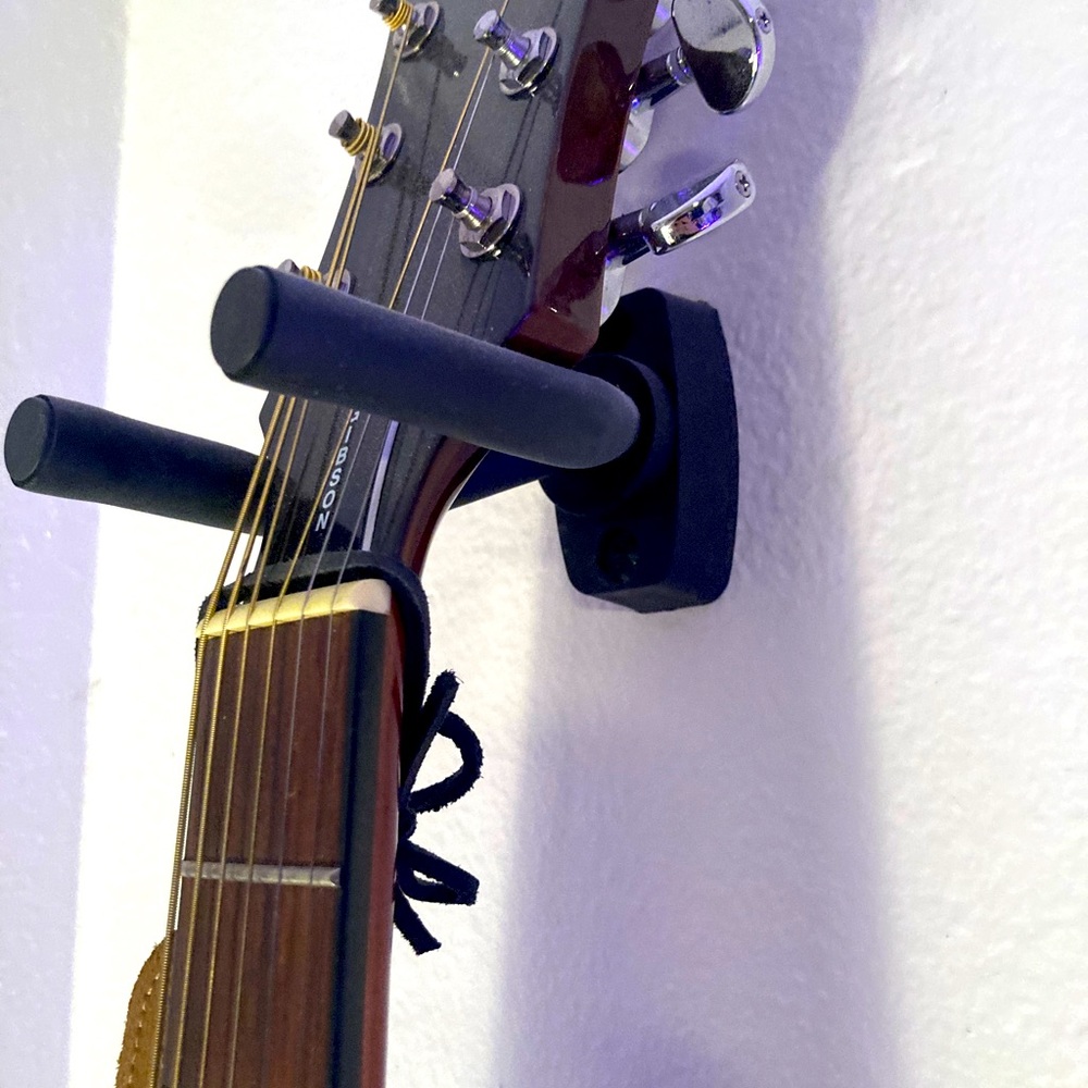 Guitar wall mount